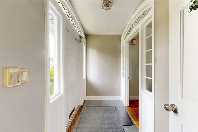 873 Warwick Avenue, Warwick, RI 02888