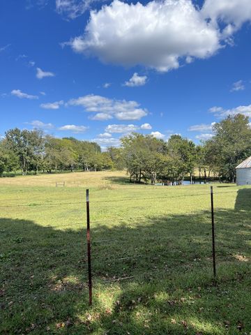 566 Clarence Finney Rd, Hillsboro, TN 37342