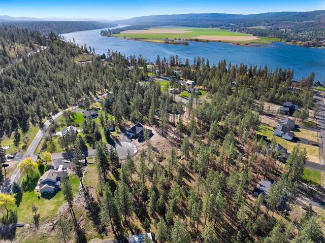 6454 Justin Ct, Nine Mile Falls, WA 99026