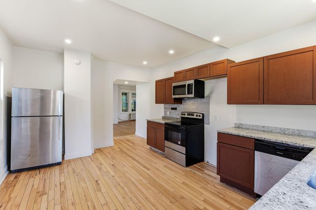 852 Ashland Avenue, Saint Paul, MN 55104
