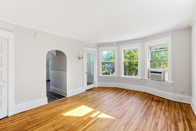 852 Ashland Avenue, Saint Paul, MN 55104