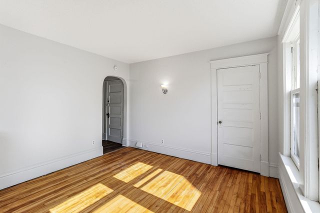 852 Ashland Avenue, Saint Paul, MN 55104