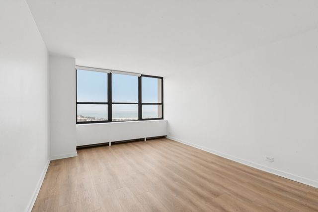 655 W Irving Park Road 4212, Chicago, IL 60613