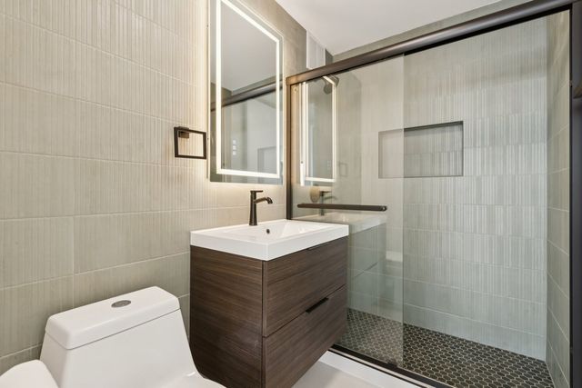 655 W Irving Park Road 4212, Chicago, IL 60613