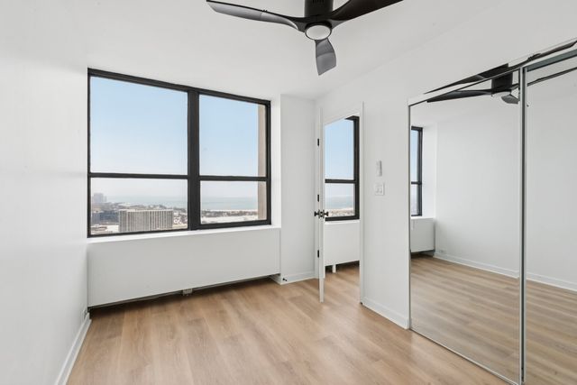 655 W Irving Park Road 4212, Chicago, IL 60613