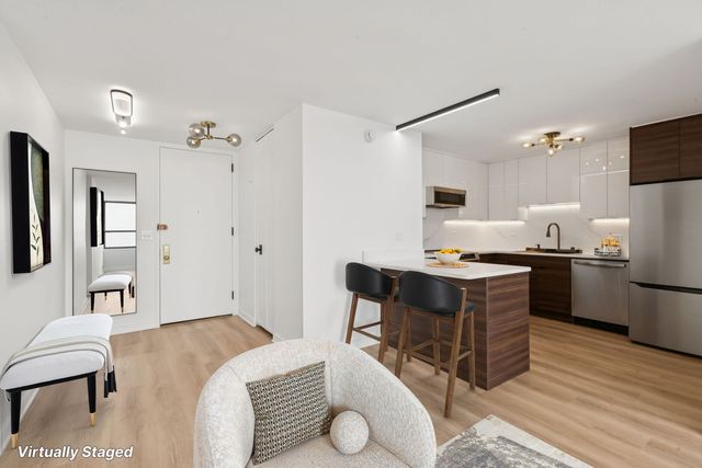 655 W Irving Park Road 4212, Chicago, IL 60613