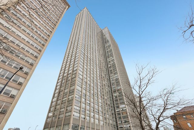 655 W Irving Park Road 4212, Chicago, IL 60613