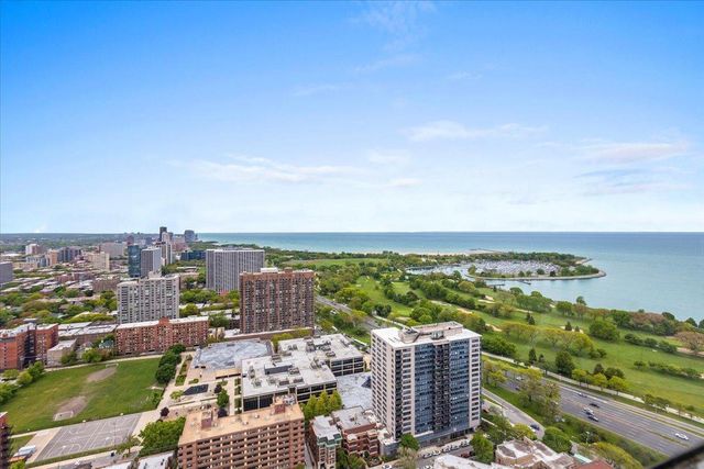 655 W Irving Park Road 4212, Chicago, IL 60613