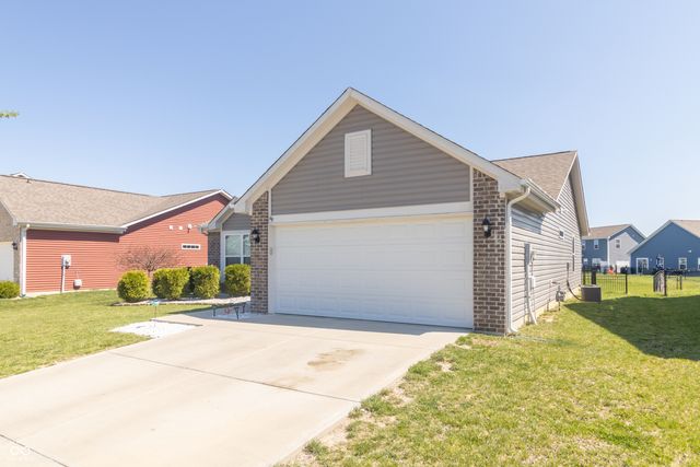 497 Haywood Drive, Greenfield, IN 46140