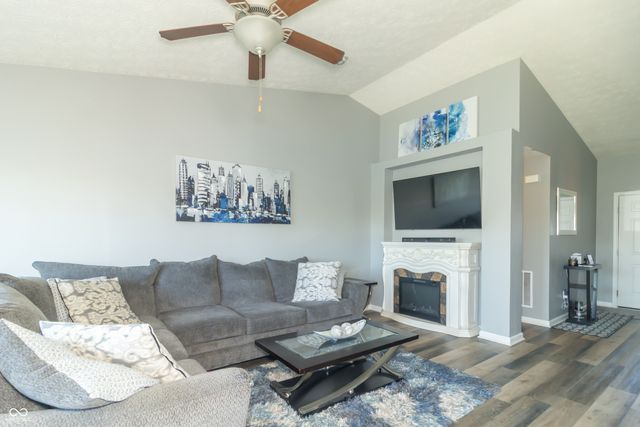 497 Haywood Drive, Greenfield, IN 46140