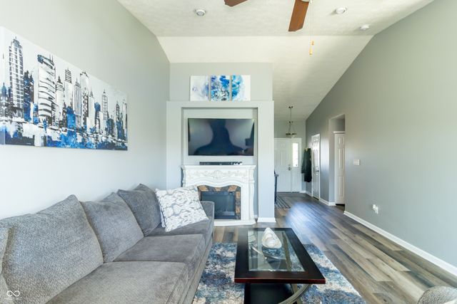 497 Haywood Drive, Greenfield, IN 46140