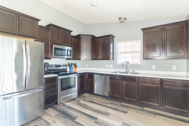 497 Haywood Drive, Greenfield, IN 46140