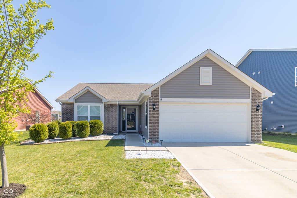 497 Haywood Drive, Greenfield, IN 46140