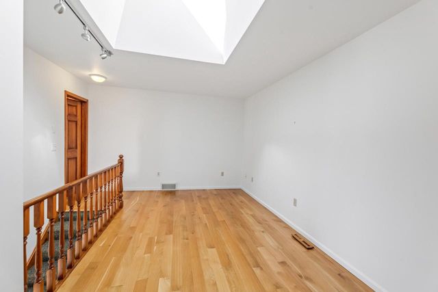 121 S Main STREET, Fountain City, WI 54629