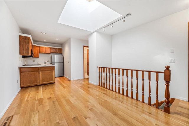 121 S Main STREET, Fountain City, WI 54629