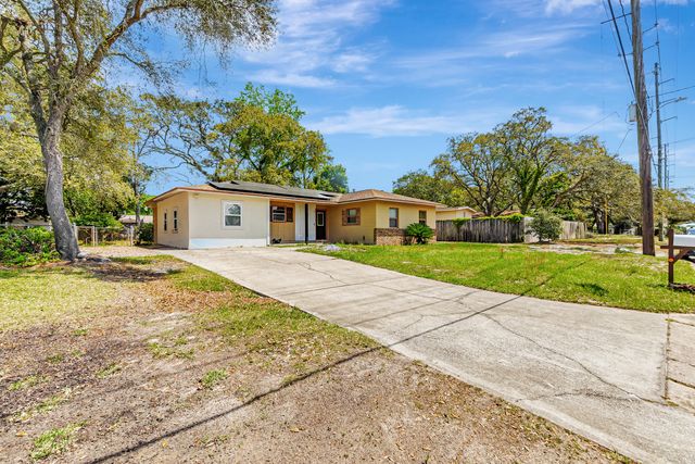 139 NW Jet Drive, Fort Walton Beach, FL 32548