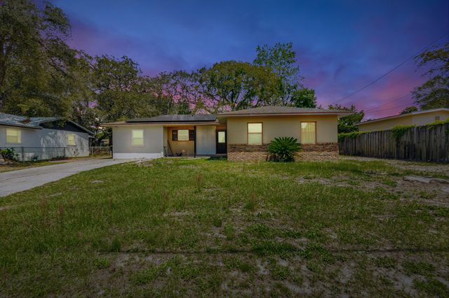 139 NW Jet Drive, Fort Walton Beach, FL 32548