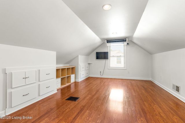 3937 Staebler Ave, Louisville, KY 40207