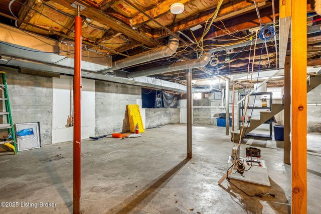 3937 Staebler Ave, Louisville, KY 40207