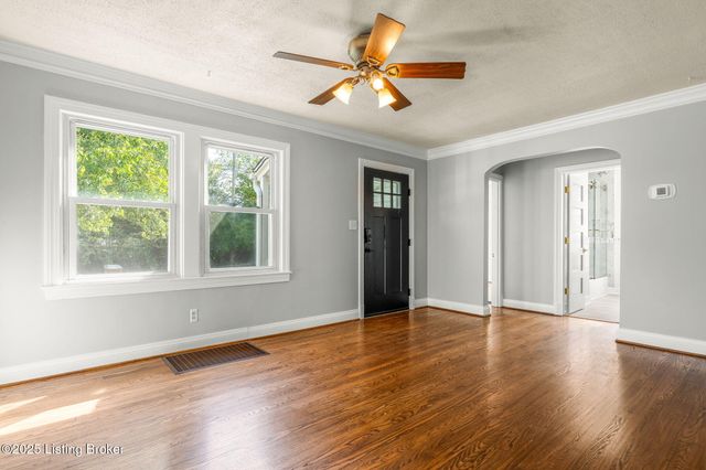 3937 Staebler Ave, Louisville, KY 40207