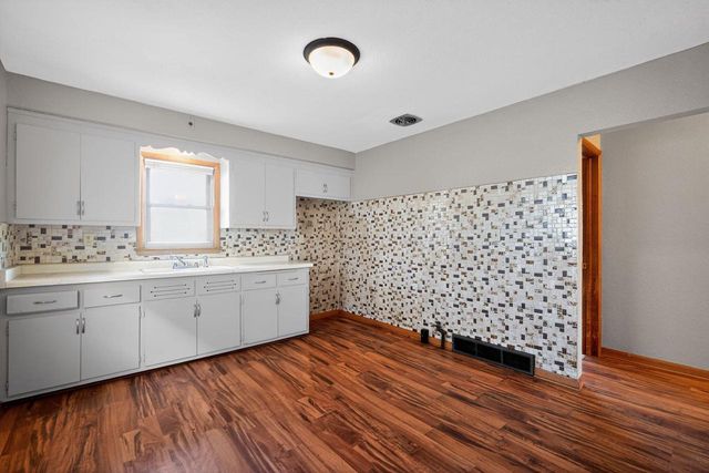 7471 W Beckett AVENUE, Milwaukee, WI 53216