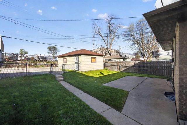 7471 W Beckett AVENUE, Milwaukee, WI 53216
