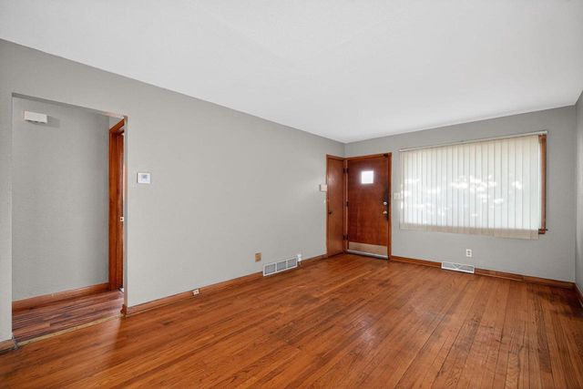 7471 W Beckett AVENUE, Milwaukee, WI 53216