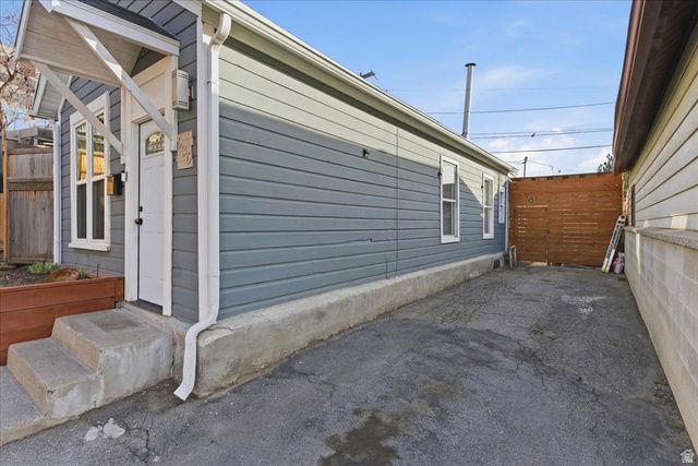 936 E PLACE, Salt Lake City, UT 84102