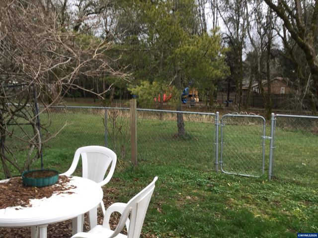 2752 Newton St, Philomath, OR 97370