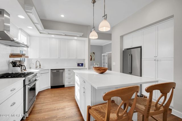 12 Doughty Lane, Fair Haven, NJ 07704