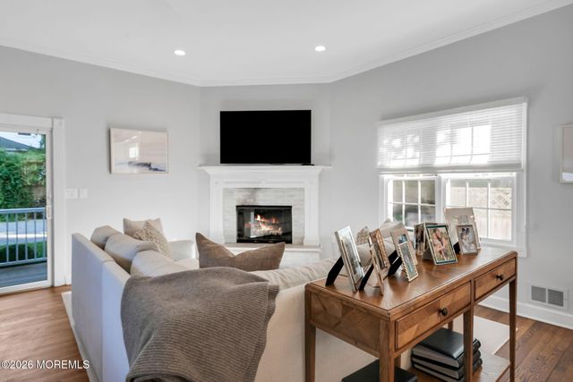 12 Doughty Lane, Fair Haven, NJ 07704