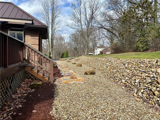 1 Coronado Dr, Neshannock Twp, PA 16105