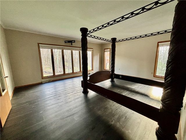 1 Coronado Dr, Neshannock Twp, PA 16105