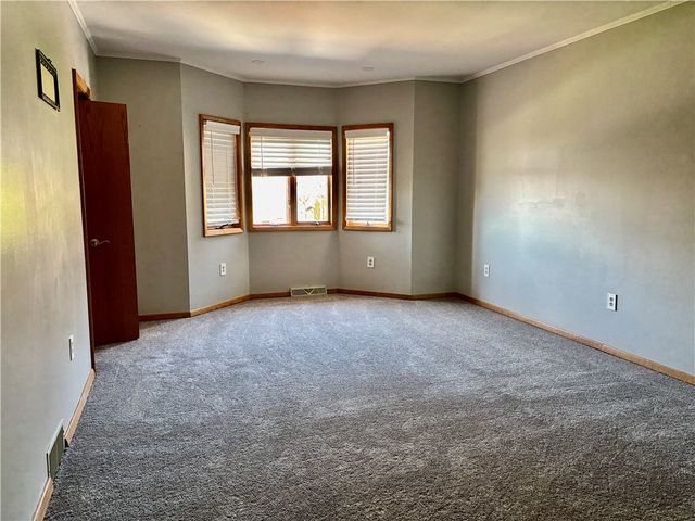 1 Coronado Dr, Neshannock Twp, PA 16105