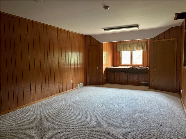1 Coronado Dr, Neshannock Twp, PA 16105