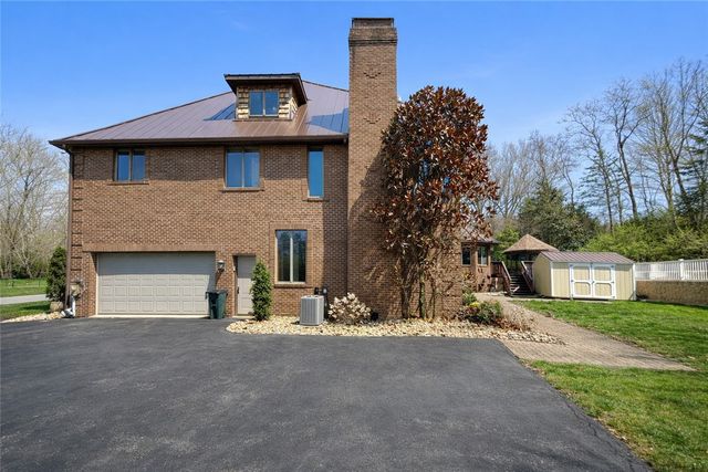 1 Coronado Dr, Neshannock Twp, PA 16105