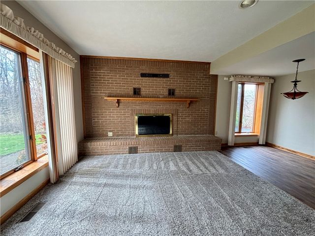 1 Coronado Dr, Neshannock Twp, PA 16105