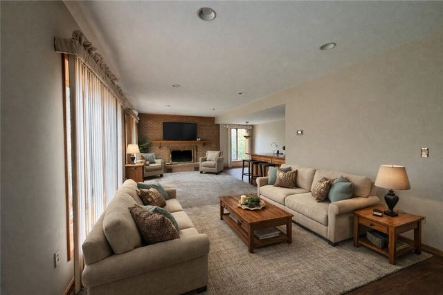 1 Coronado Dr, Neshannock Twp, PA 16105