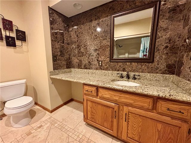 1 Coronado Dr, Neshannock Twp, PA 16105