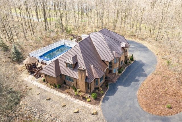 1 Coronado Dr, Neshannock Twp, PA 16105