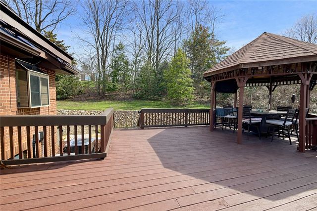 1 Coronado Dr, Neshannock Twp, PA 16105