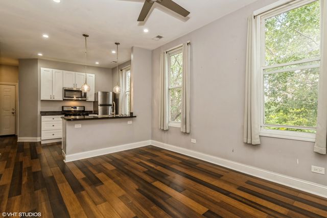 2734 W 18th Street 2R, Chicago, IL 60608
