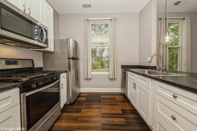 2734 W 18th Street 2R, Chicago, IL 60608