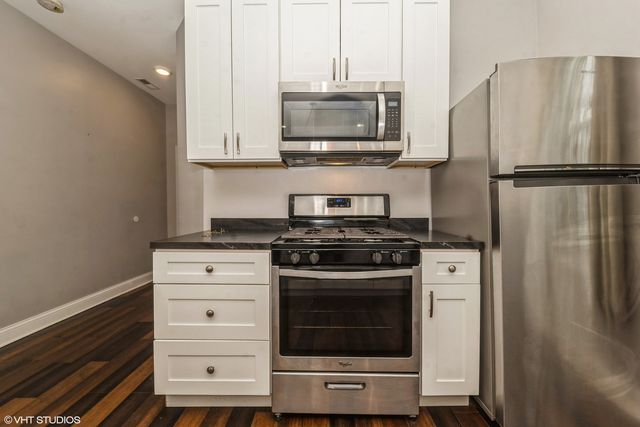 2734 W 18th Street 2R, Chicago, IL 60608