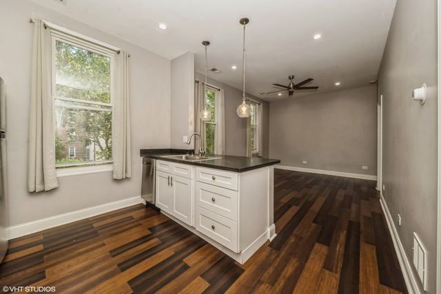 2734 W 18th Street 2R, Chicago, IL 60608