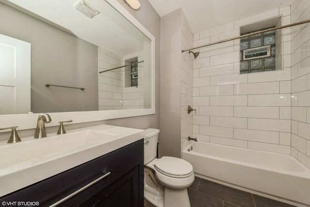 2734 W 18th Street 2R, Chicago, IL 60608