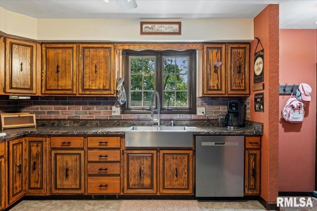 109 HILLCREST Drive, Geneseo, IL 61254