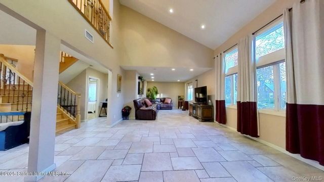 257 Locust Avenue, Staten Island, NY 10306