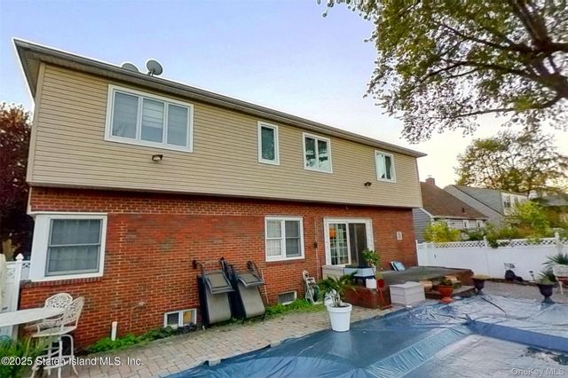 257 Locust Avenue, Staten Island, NY 10306