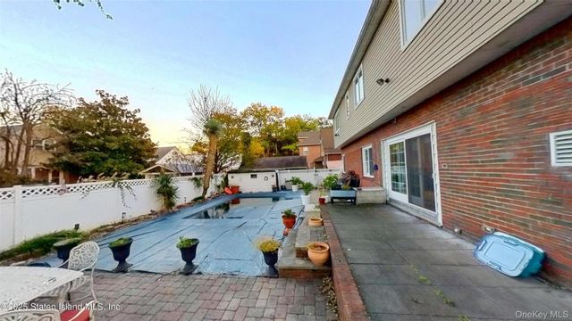 257 Locust Avenue, Staten Island, NY 10306